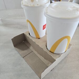 韓国マクドナルド。ドリンクホルダーとドリンク画像